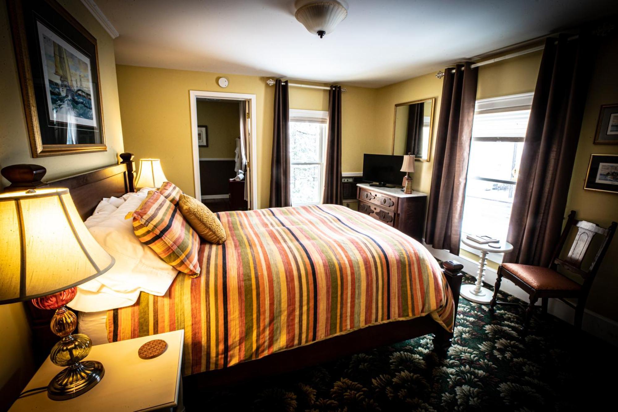 ساوغاتوك Twin Oaks Inn المظهر الخارجي الصورة