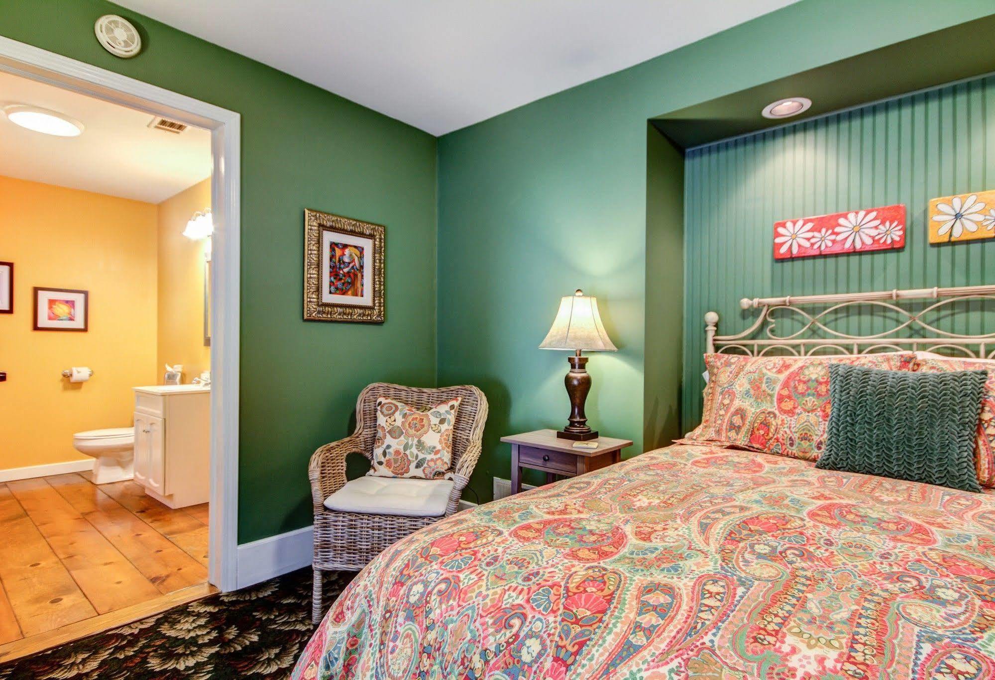 ساوغاتوك Twin Oaks Inn المظهر الخارجي الصورة