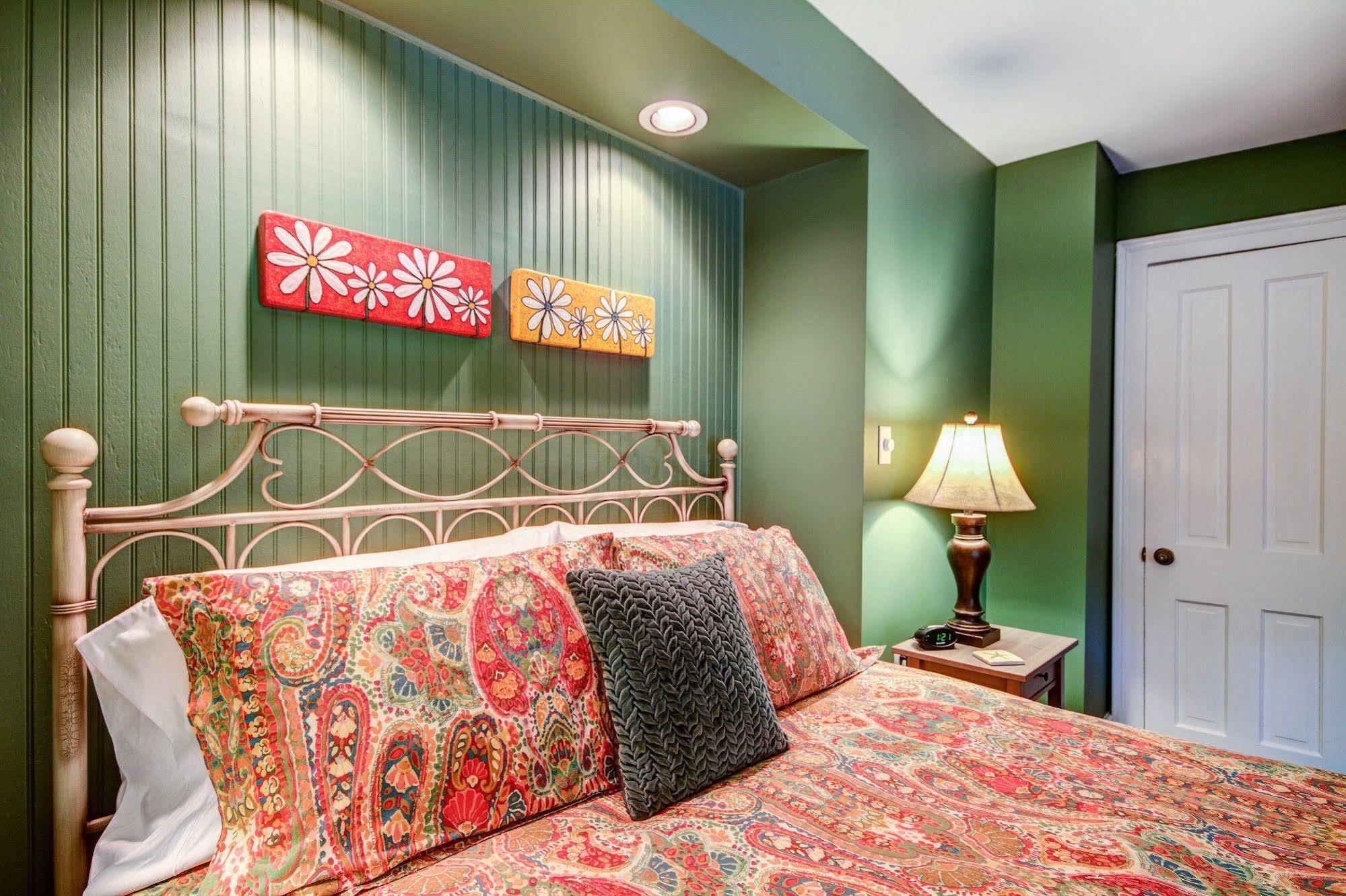 ساوغاتوك Twin Oaks Inn المظهر الخارجي الصورة